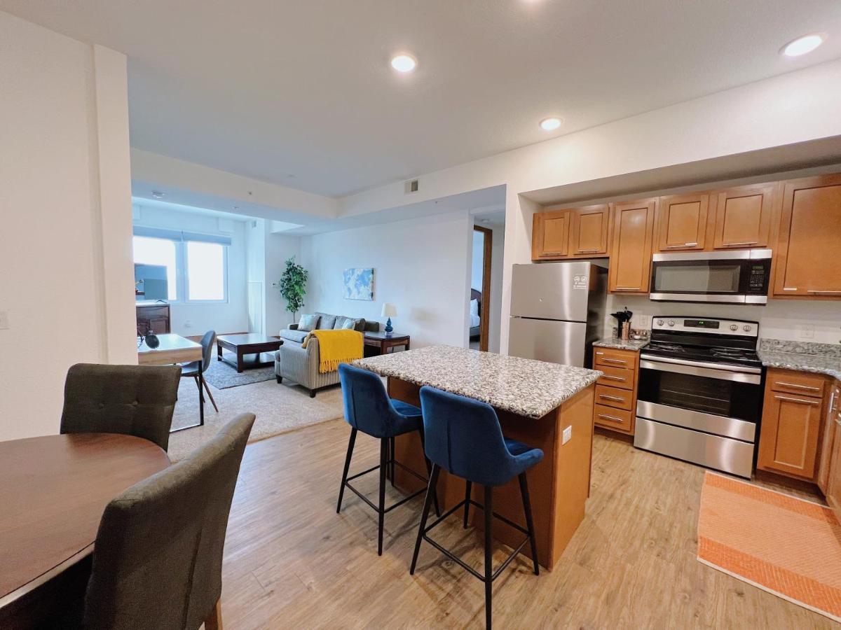 2Br Suite At The Grand Castle Pool Gym & Parking Grandville Exterior foto