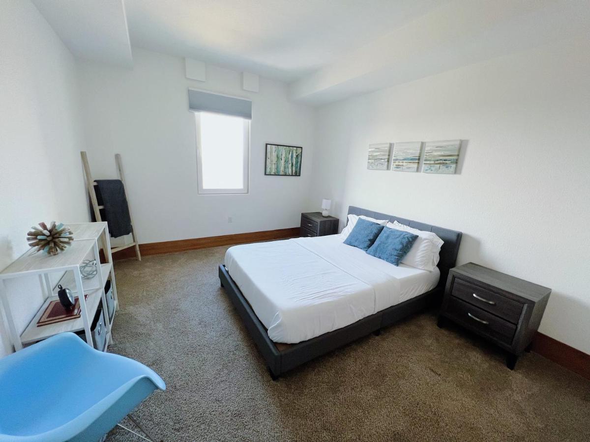 2Br Suite At The Grand Castle Pool Gym & Parking Grandville Exterior foto