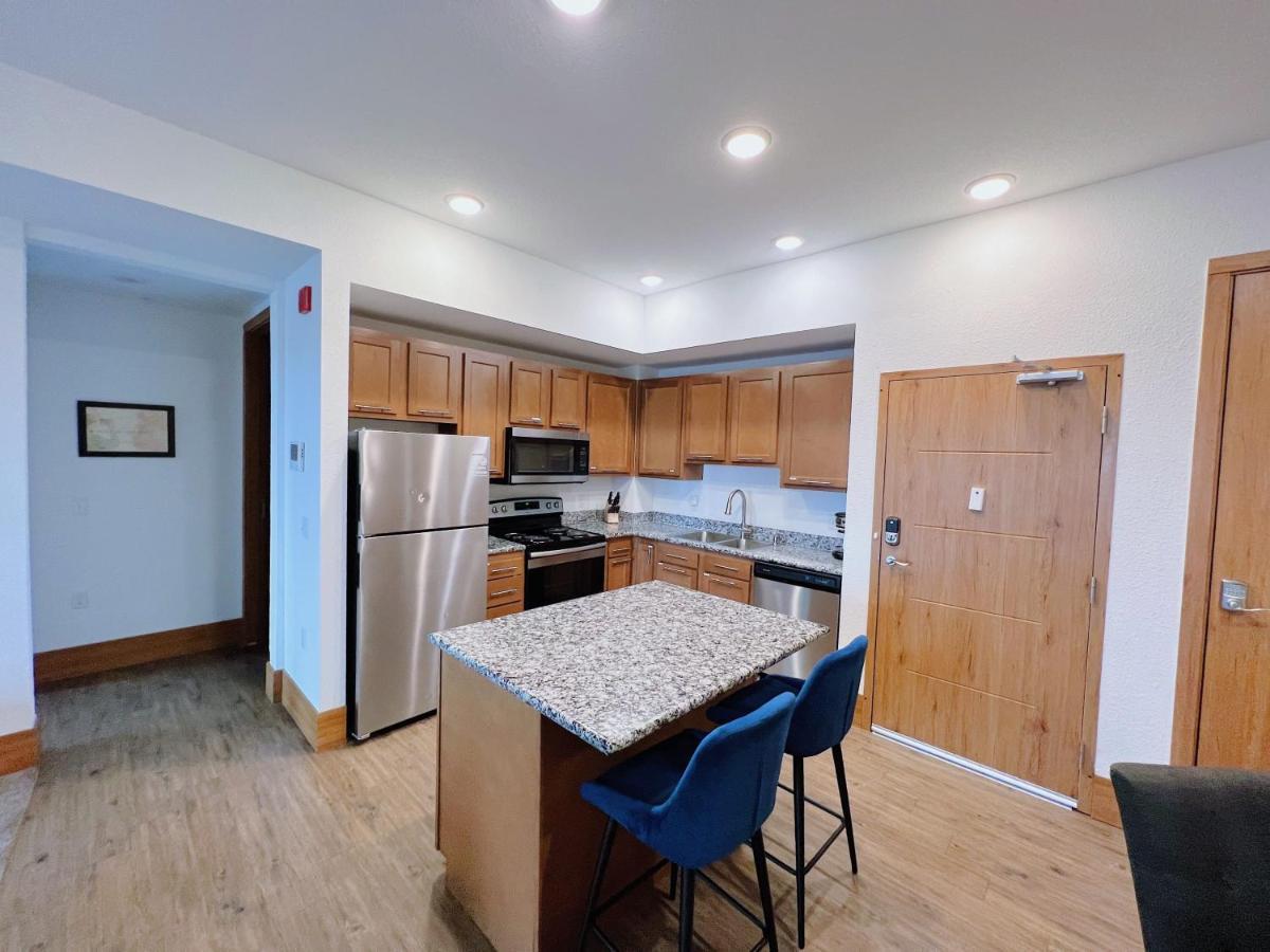 2Br Suite At The Grand Castle Pool Gym & Parking Grandville Exterior foto