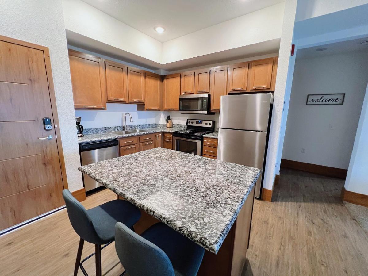 2Br Suite At The Grand Castle Pool Gym & Parking Grandville Exterior foto