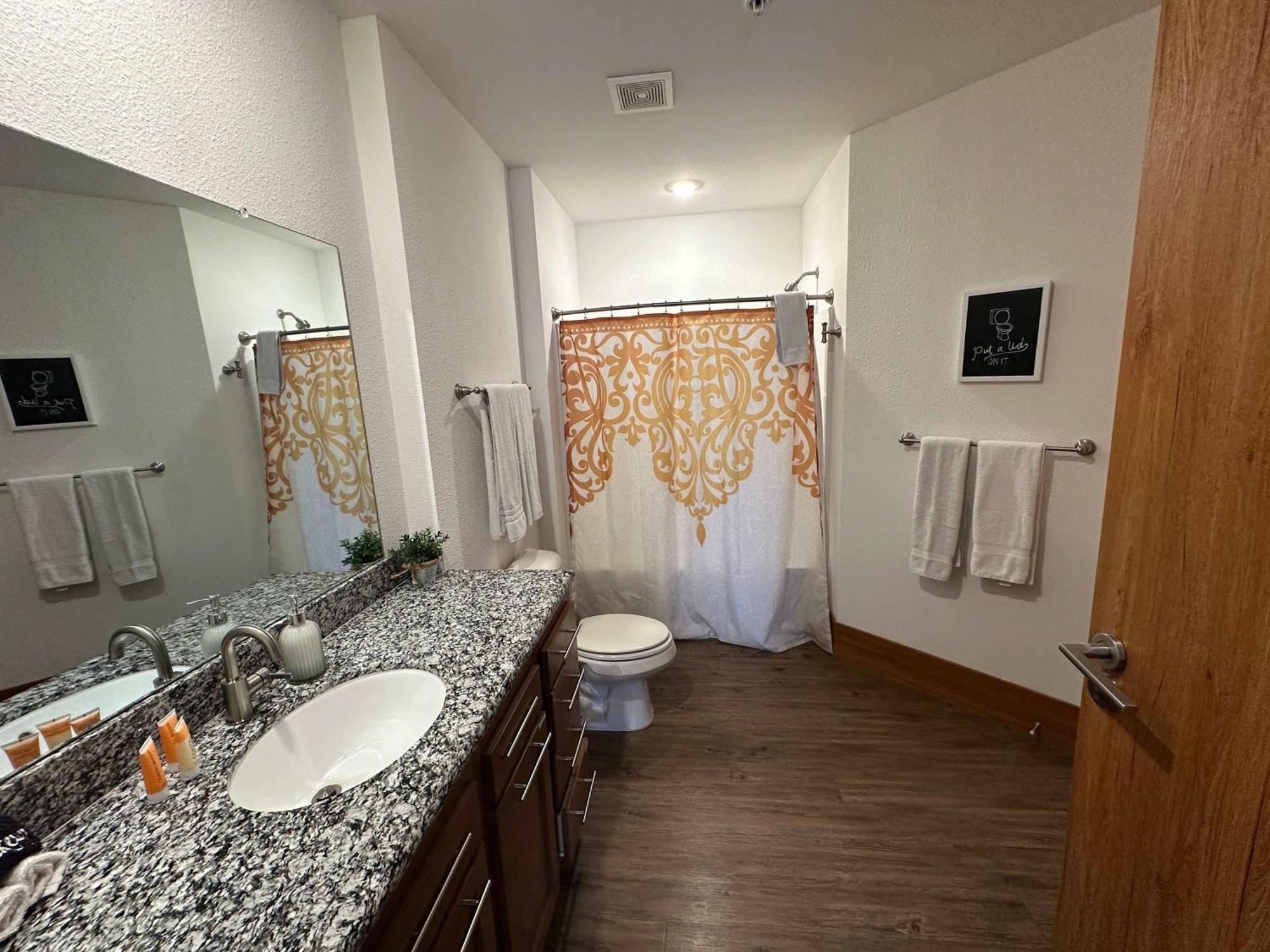 2Br Suite At The Grand Castle Pool Gym & Parking Grandville Exterior foto